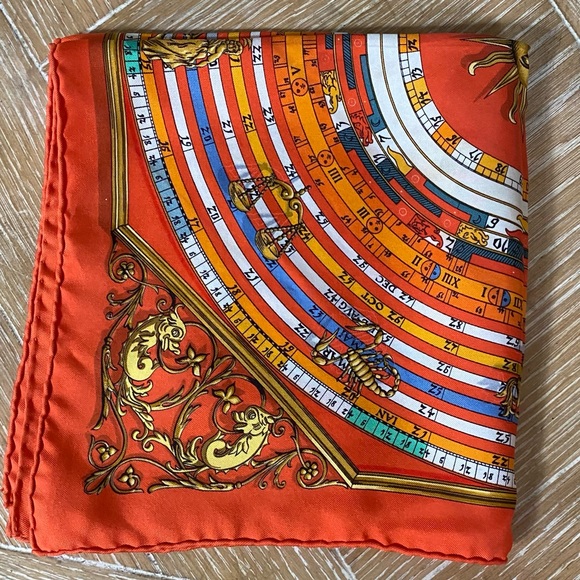 HERMÈS Petit Astrologie Dies et Hore Silk Scarf, Rare Colorway - Picture 8 of 13